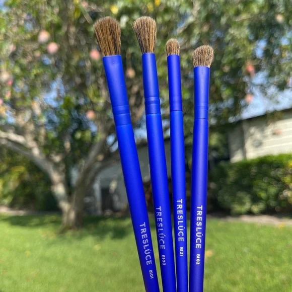 TRESLUCE BEAUTY By Becky G Like An Artista 4Pcs Brush Set - Picture 2 of 8